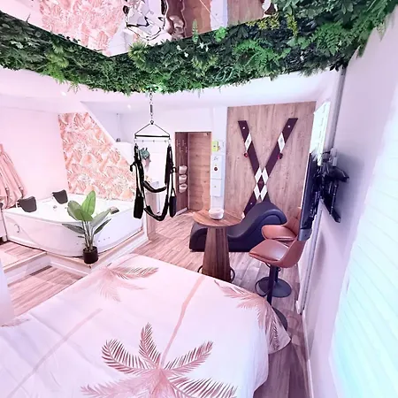 Cambre De Sade Experience Private Jacuzzi * Florensac